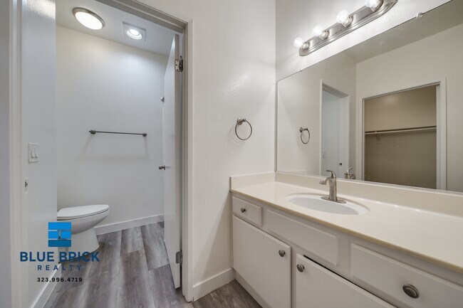 Building Photo - 8430 Cedros Ave