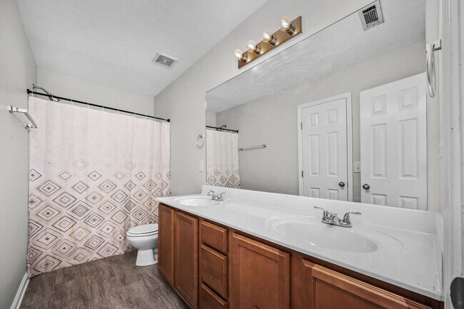 Building Photo - 340 Stewarts Landing Cir