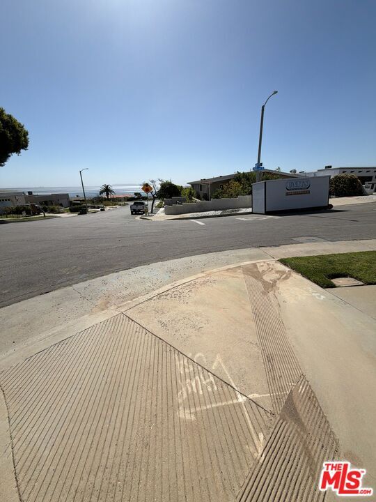 Building Photo - 3900 Castlerock Rd