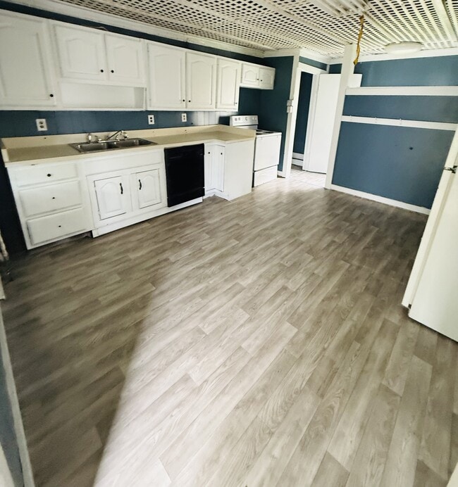 Building Photo - 424 S Miami Ave