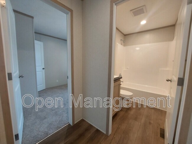 Building Photo - 7534 US-60