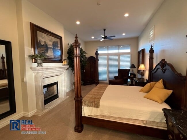 Building Photo - Fully Furnished Home