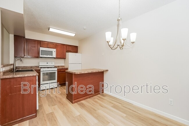 Building Photo - 373 Elan Ct