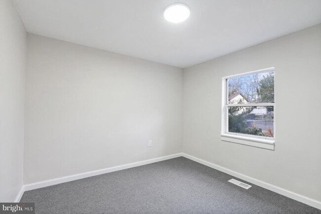 Building Photo - 229 Goodwater Ave