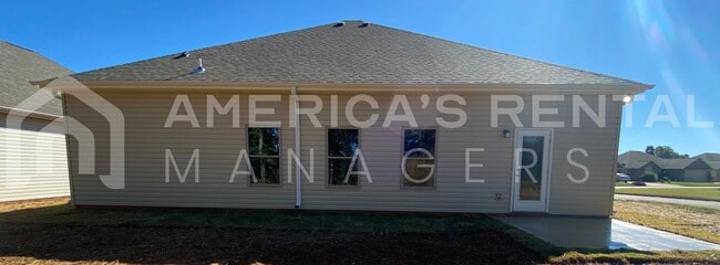 Building Photo - 3 Bedroom Home for Rent in Weaver AL!!