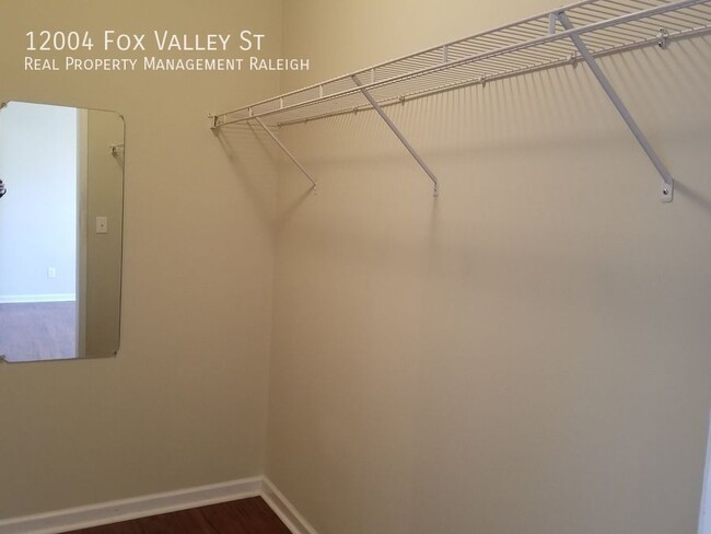 Building Photo - 12004 Fox Valley St