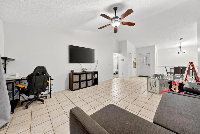 Building Photo - 5107 Deer Creek Dr