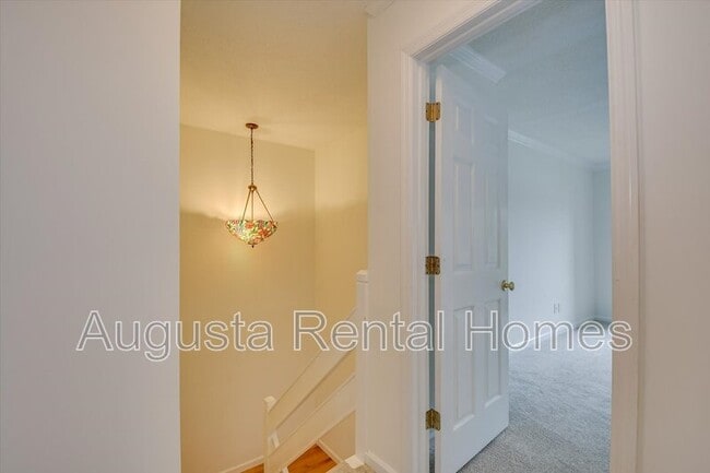 Building Photo - 106 Riverbend Dr