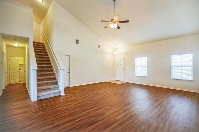 Building Photo - 104 Navidad River Dr