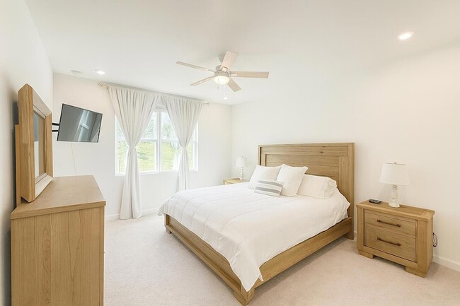 Building Photo - 14406 SW Skye Dr