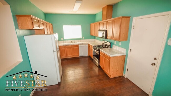 Building Photo - 1733 Pyxis St