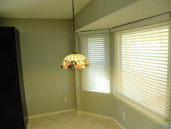 Building Photo - 128 Lewis Ln