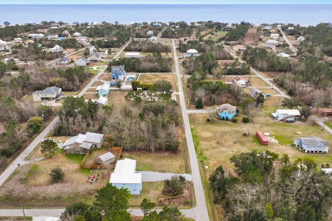 Building Photo - 304 Tide St