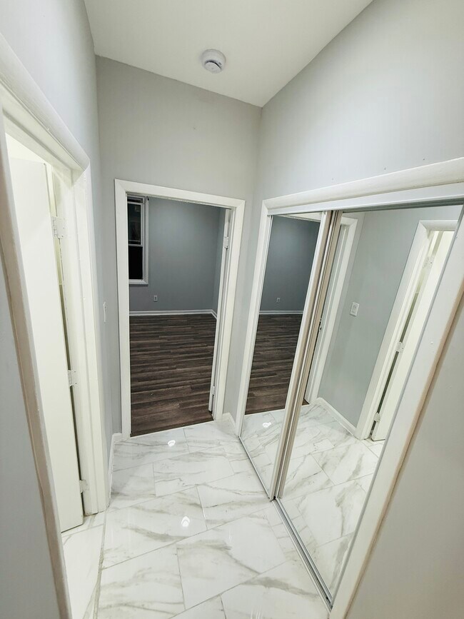Building Photo - 15 Finlay Pl