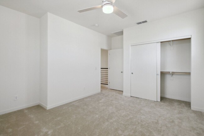 Building Photo - 21283 E Swan Dr