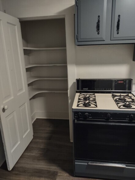 Pantry - 211 S Western Ave