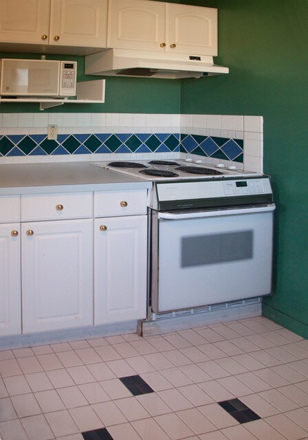 Building Photo - 3405 SW Barbur Blvd