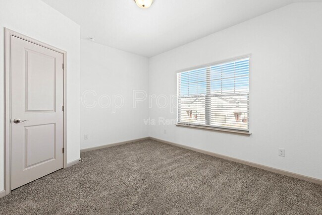 Building Photo - 7523 Gramercy Wy
