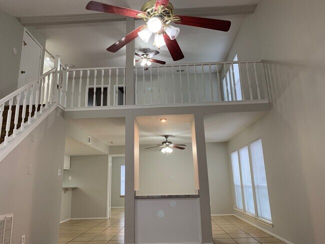 Building Photo - Great Floor Plan