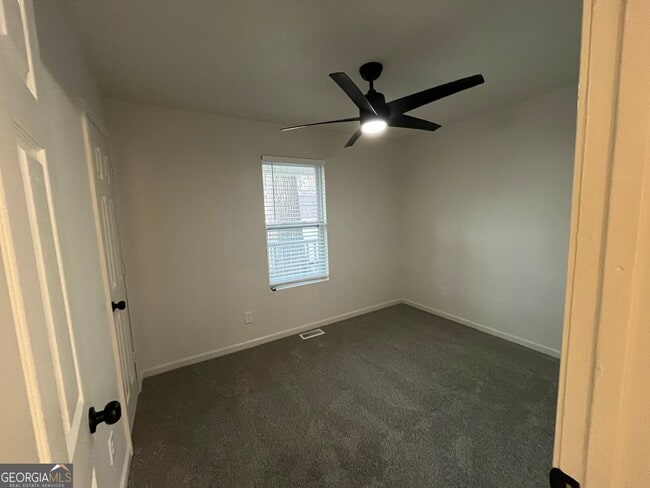 Building Photo - 507 Lakeshore Dr