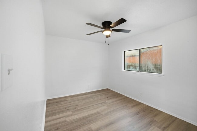 Building Photo - Spacious Updated 4-Bedroom Home in Quiet Northeast San Antonio Community