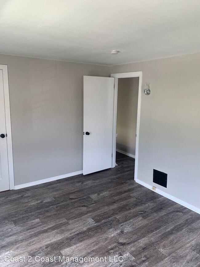 Building Photo - 2 br, 1 bath House - 1735 Eden Park Blvd