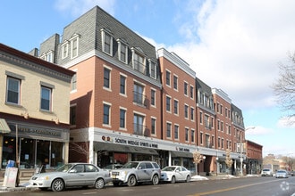 Building Photo - South & Hickory Place