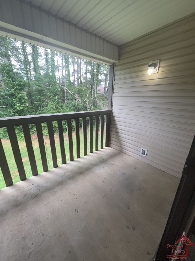 Building Photo - 409 Oriole Dr