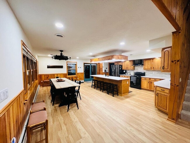 Building Photo - 526 Gleanings Dr