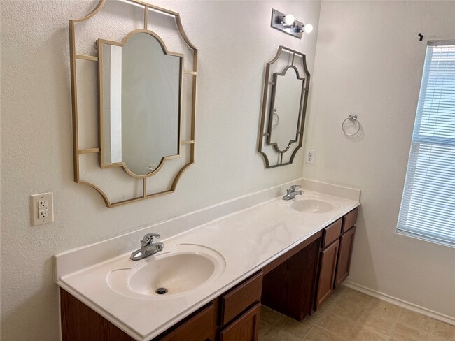 Building Photo - 7806 Maverick Trace Ln