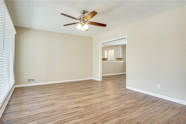 Building Photo - 5052 W Mountain St