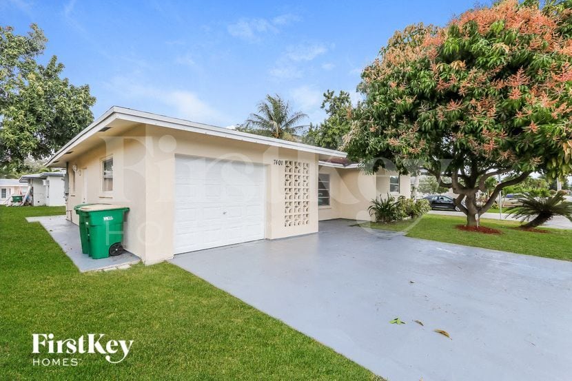 Building Photo - 7401 NW 58th St