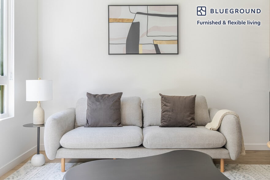 Building Photo - 350 Chastain Pl