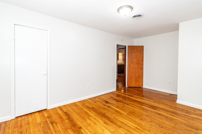 Building Photo - 6520 Jackie Ln