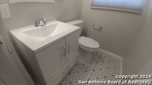 Building Photo - 223 Brettonwood Dr