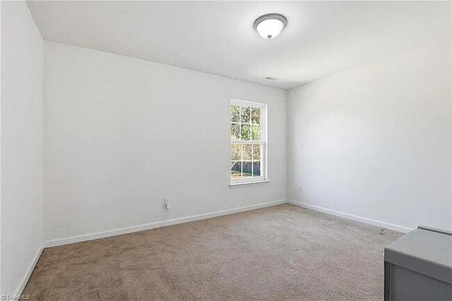 Building Photo - Earn Wealth While Leasing - Like a Homeowner - Lease to Own