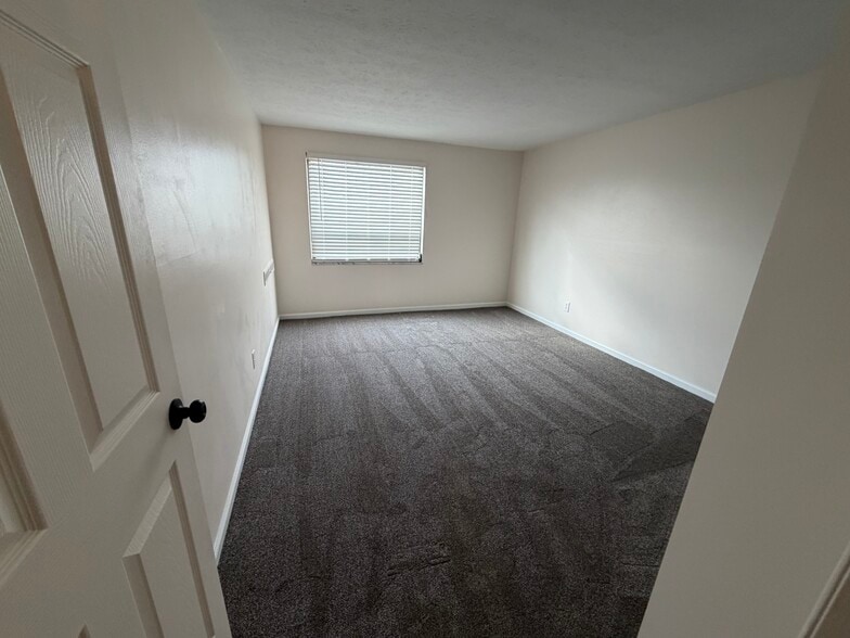 Building Photo - 3400 Wooster Rd