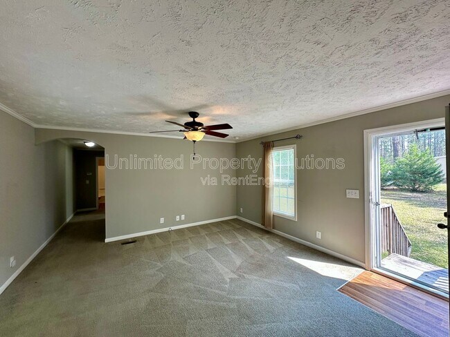 Building Photo - 2416 Quail Run Rd NE