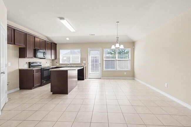 Building Photo - 1412 Villa Paloma Blvd