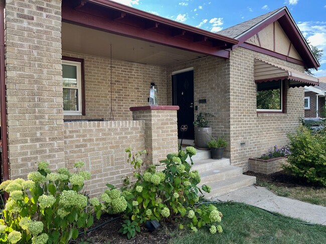 Building Photo - 933 Harrison St