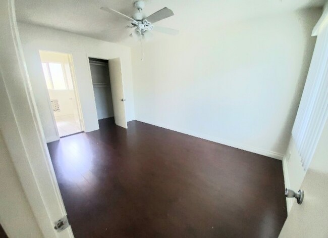 Building Photo - 2320 Glendale Blvd