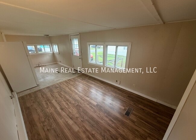 Building Photo - 799 Stillwater Ave