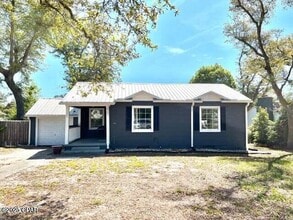 Building Photo - 124 Harris Ave