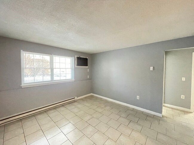 Building Photo - 179 Loudon Rd