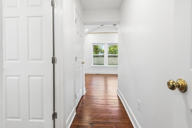 Building Photo - 3831 Hottinger Ave