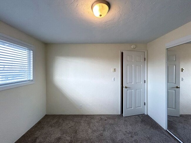 Building Photo - 267 S 40th St