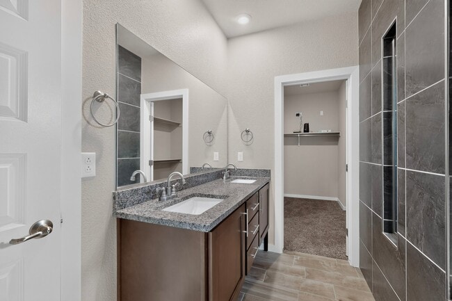 Building Photo - 9930 Isla Pl