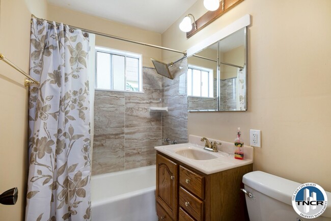 Building Photo - Delightful 4 Bedroom | 2 Bath