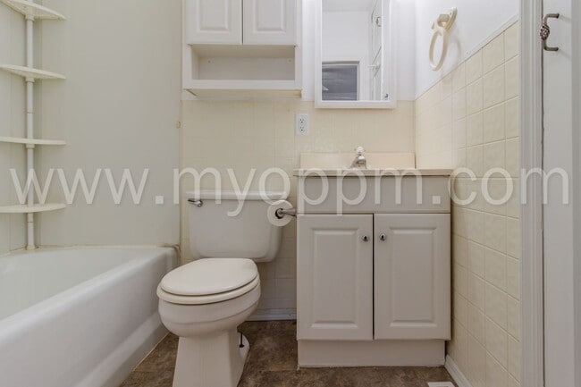 Building Photo - Lovely 2 Bedroom / 1 Bathroom Home | Benson