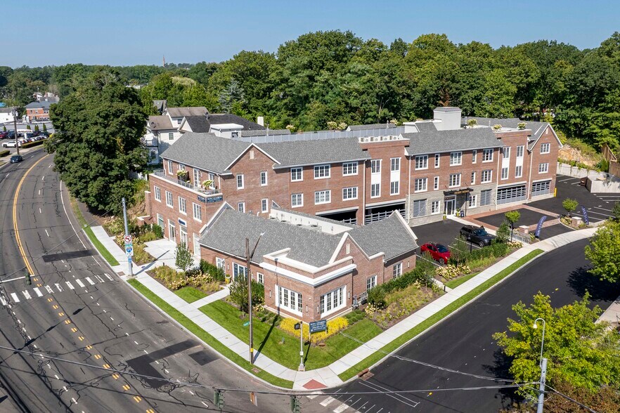 Building Photo - 100 E Putnam Ave